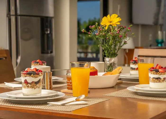 Cozy Get Away With An Incredible Marina Bay View! *