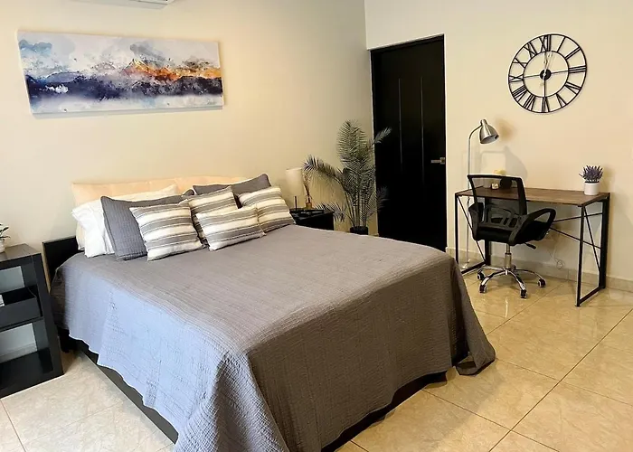 Cozy Get Away With An Incredible Marina Bay View! Apartment *