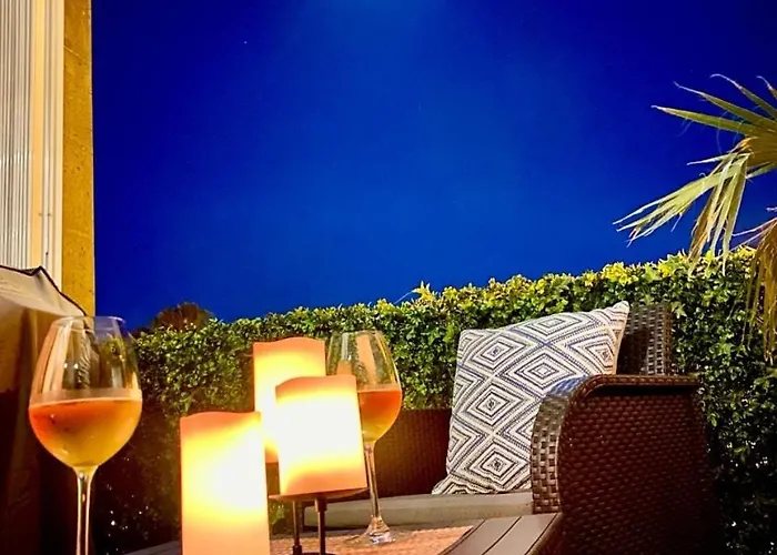 Cozy Get Away With An Incredible Marina Bay View!